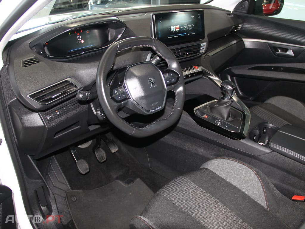 Peugeot 3008 1.5 BlueHDi Active