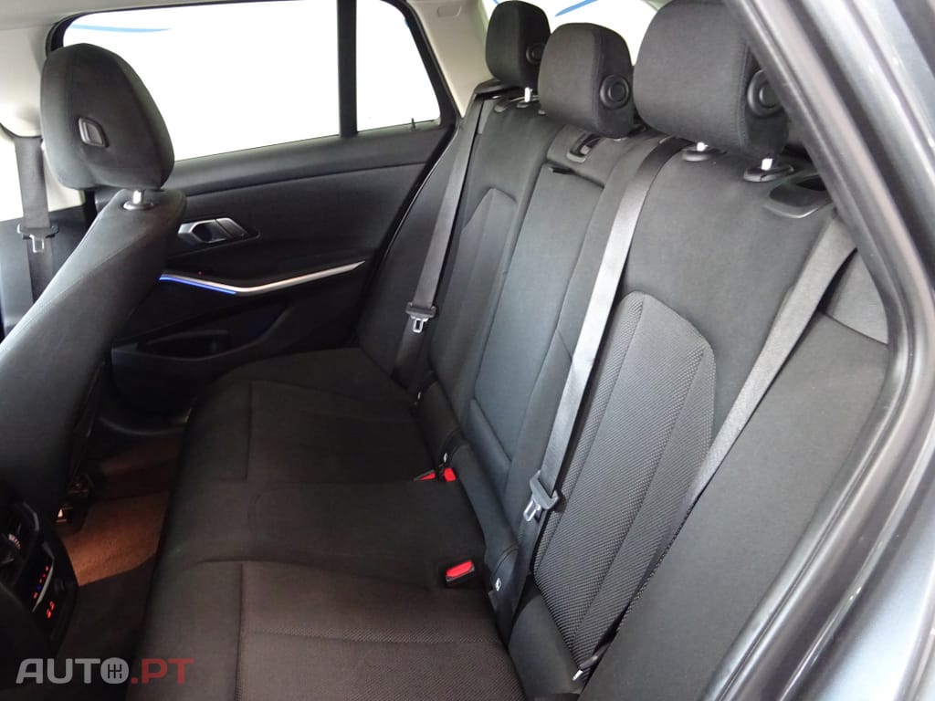 BMW 320 d Touring Advantage Auto