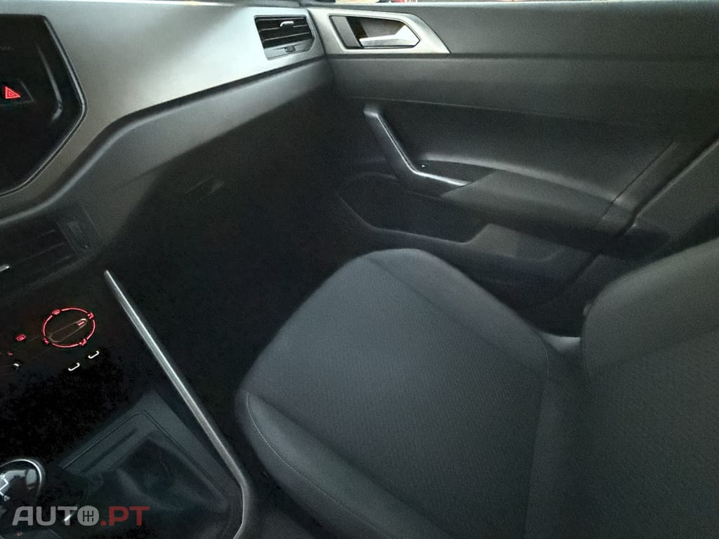 Volkswagen Polo 1.0 Confortline