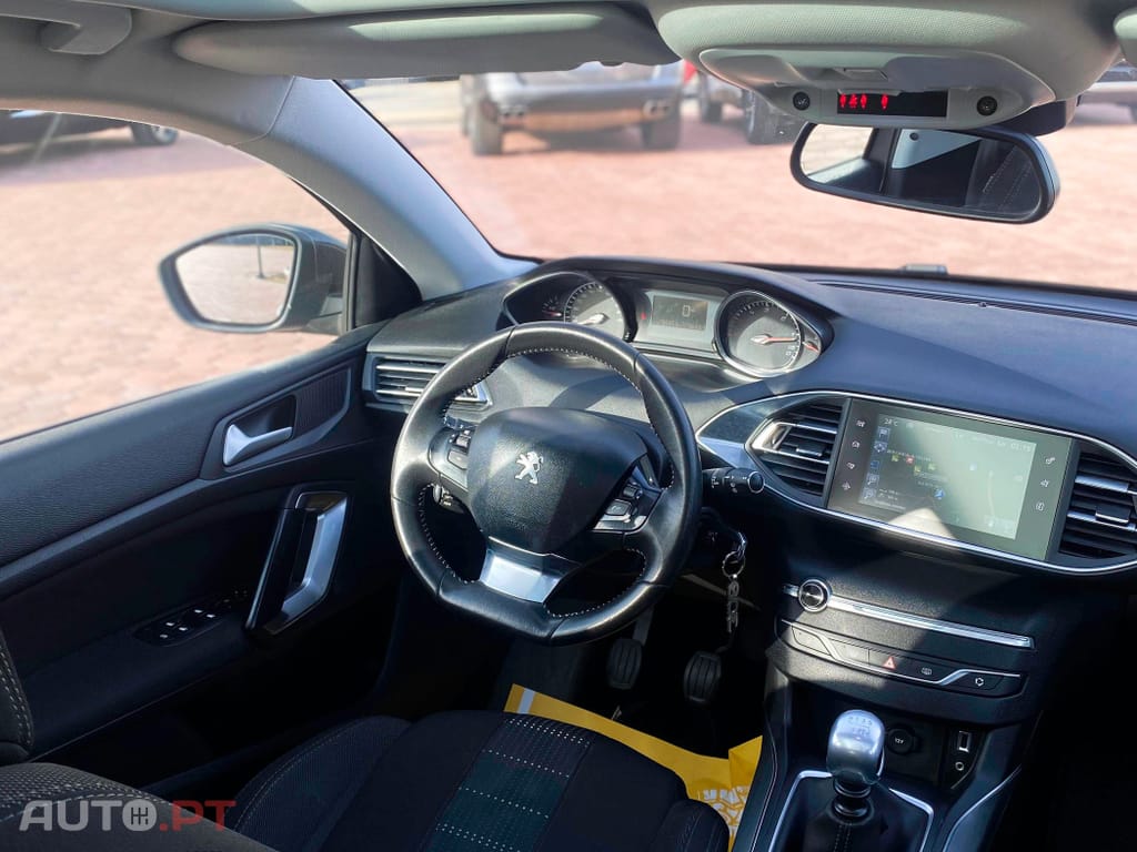 Peugeot 308 1.6 e-HDi Allure J17