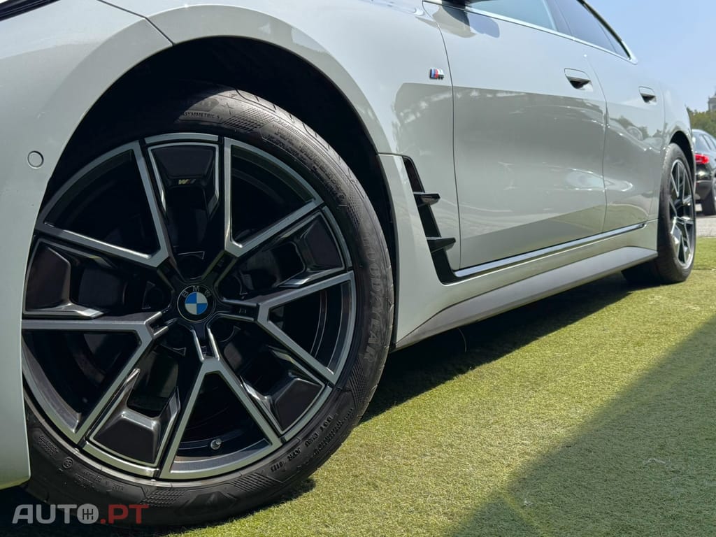 BMW 420 i Pack Desportivo M Auto