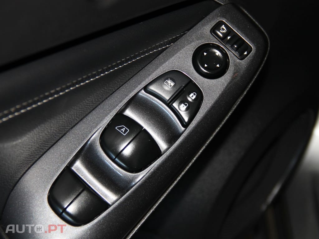 Nissan Juke 1.0 DIG-T Acenta — fotografia 16