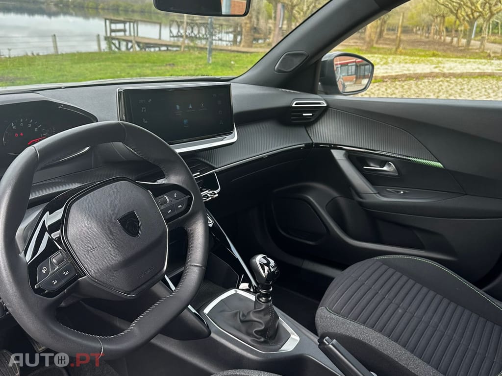 Peugeot 2008 ACTIVE 1.2 PURETECH