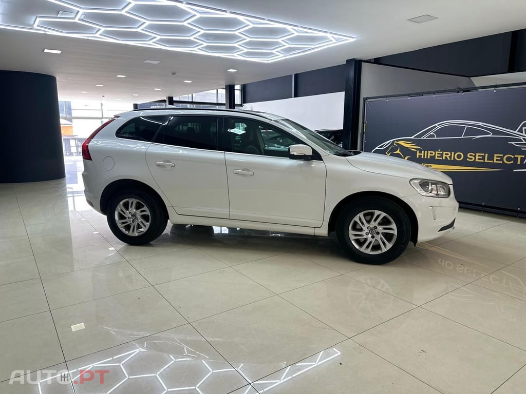 Volvo XC60 2.0 D4 R-Design Momentum
