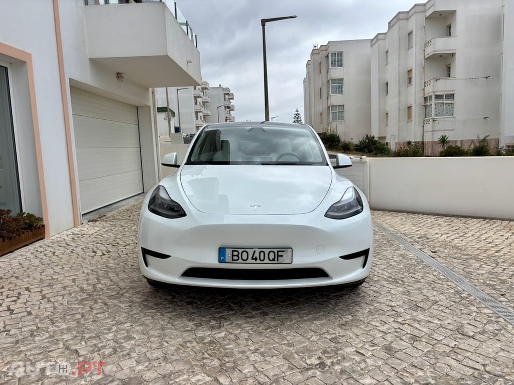 Tesla Model Y Standard RWD