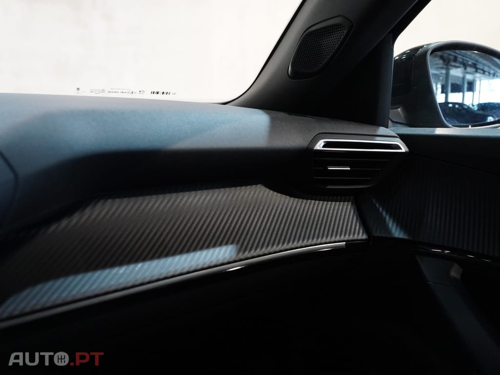 Peugeot 2008 1.2 Hybrid Allure e-DCS6