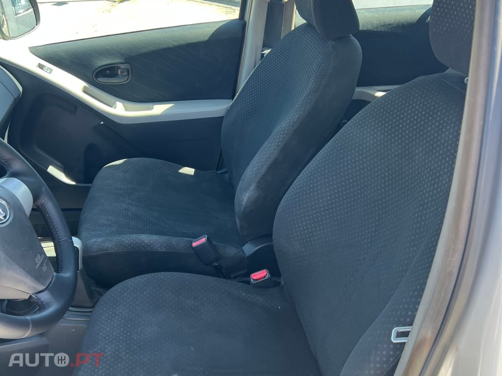 Toyota Yaris 1.0 VVT-i AC