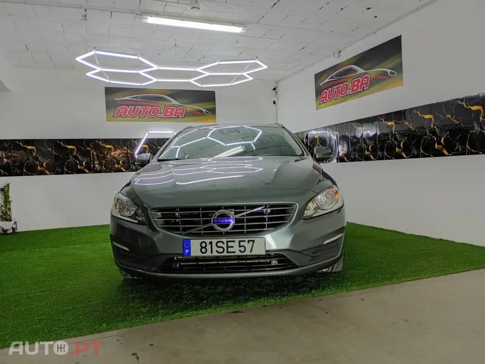 Volvo V60 2.0 D2 R-Design Momentum