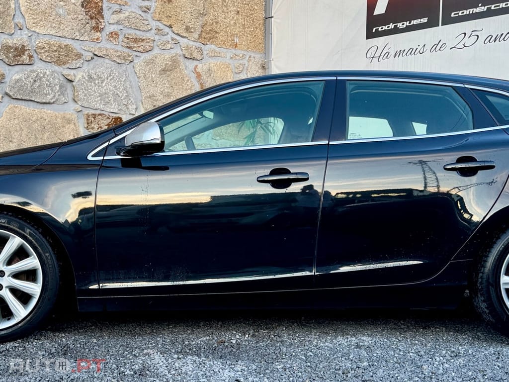 Volvo V40 1.6 D2 R-Design Momentum
