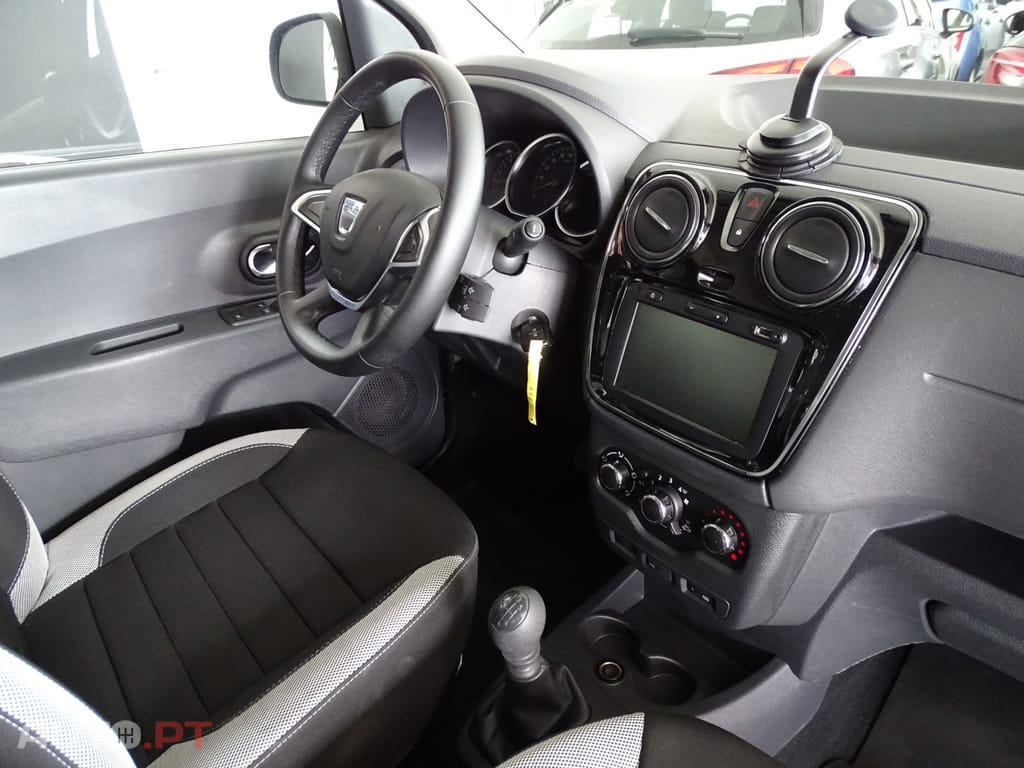 Dacia Lodgy 1.5 Blue dCi Stepway 7L