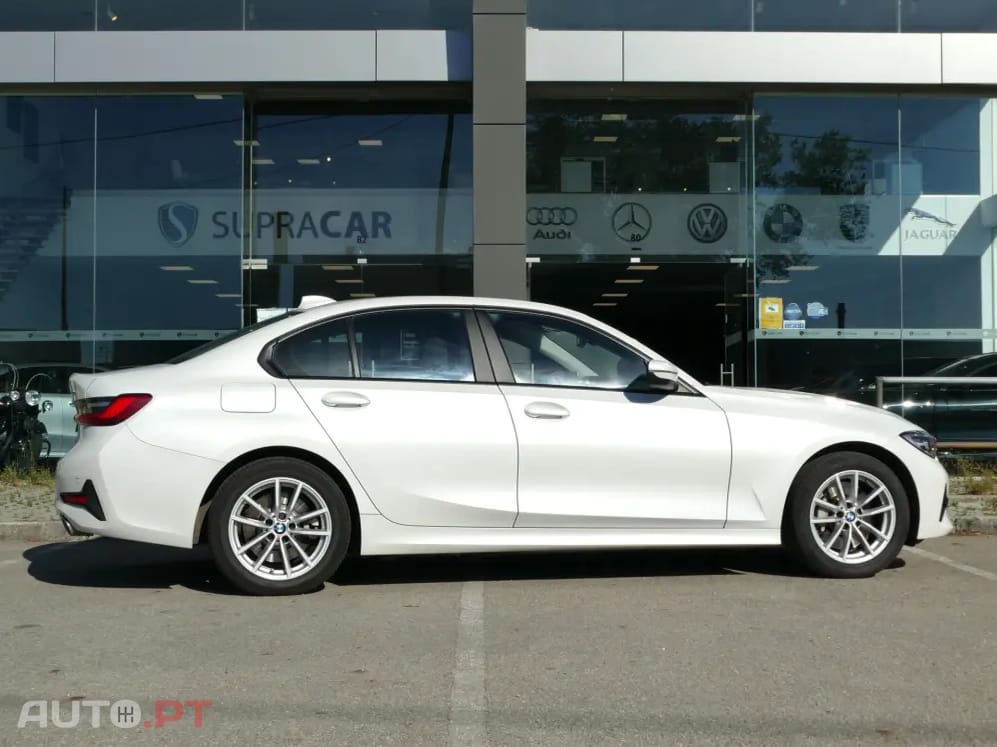 BMW 330 e iPerformance Advantage