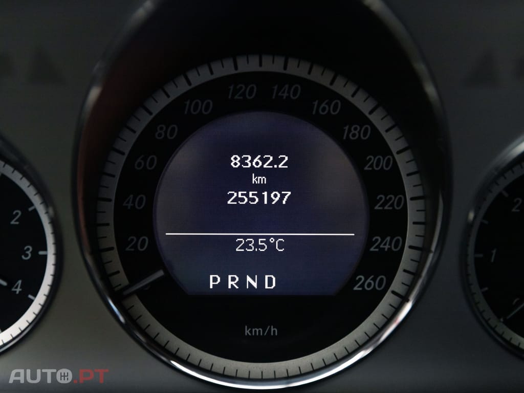 Mercedes-Benz E 250 BlueTEC Avantgarde Auto