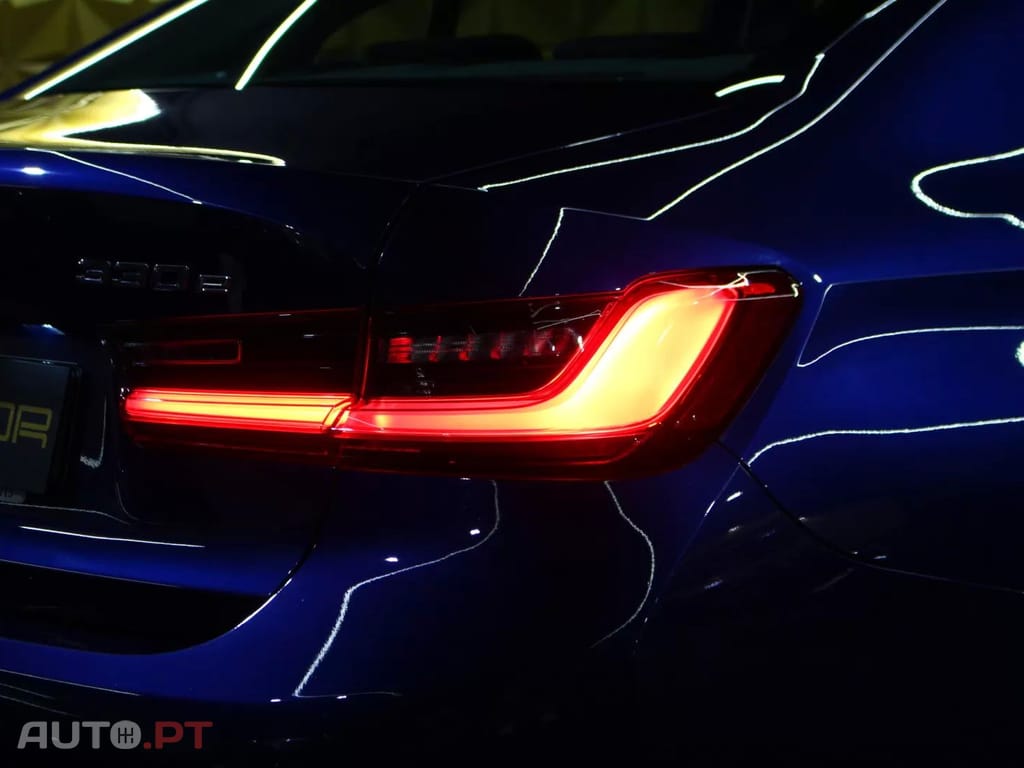 BMW 330 Line Luxury Auto