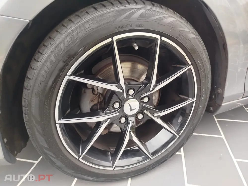 Volvo V40 2.0 D4 R-Design Summum