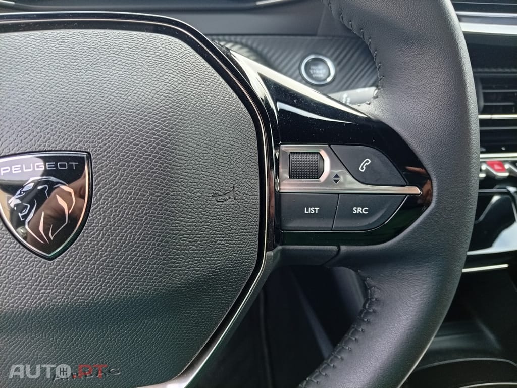 Peugeot e-2008 54 kWh Allure — fotografia 13