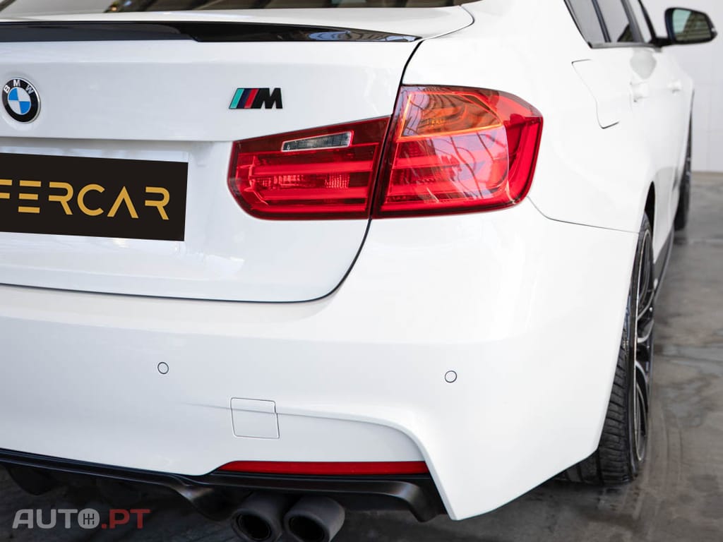 BMW 320 PERFORMANCE PACK M
