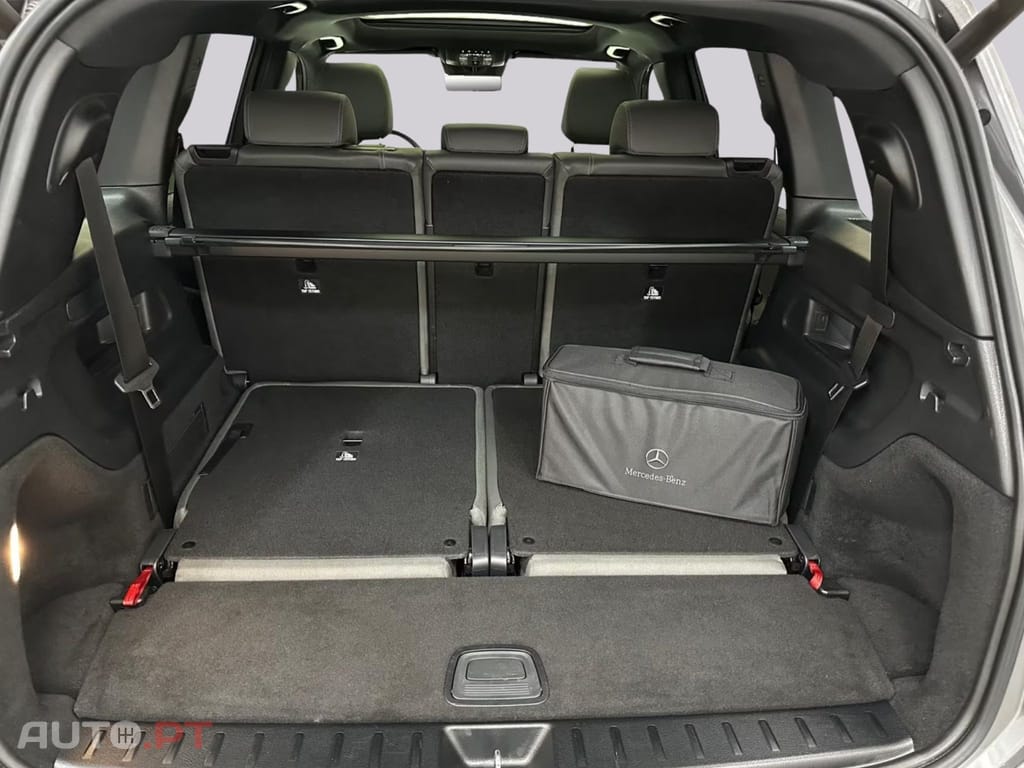 Mercedes-Benz EQB 300 4M