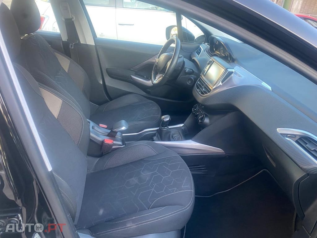 Peugeot 2008 1.2 PureTech Style