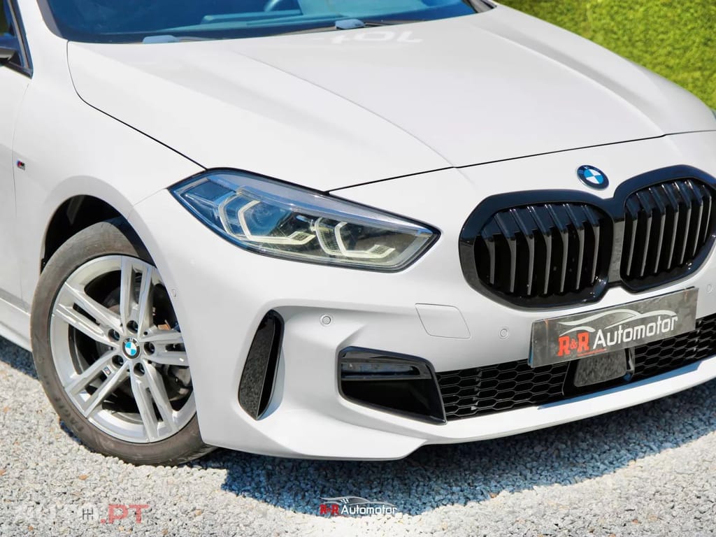 BMW 118 i Pack Desportivo M Auto