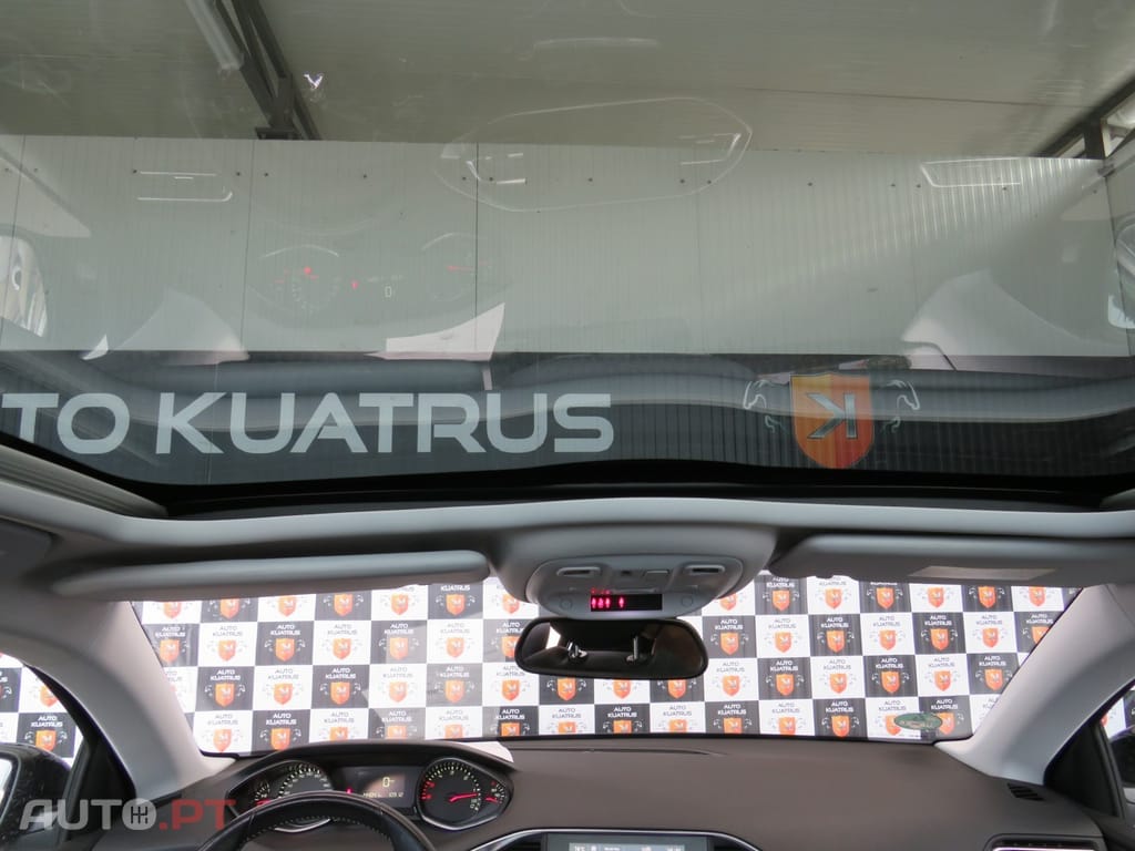 Peugeot 308 1.6 HDI Panorâmico