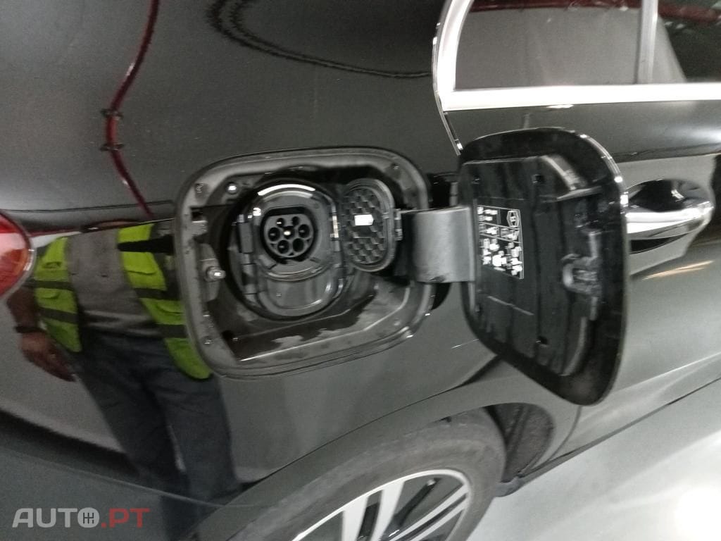 Mercedes-Benz A 250 e Progressive