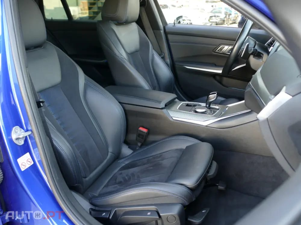 BMW 330 e Pack Desportivo M Auto