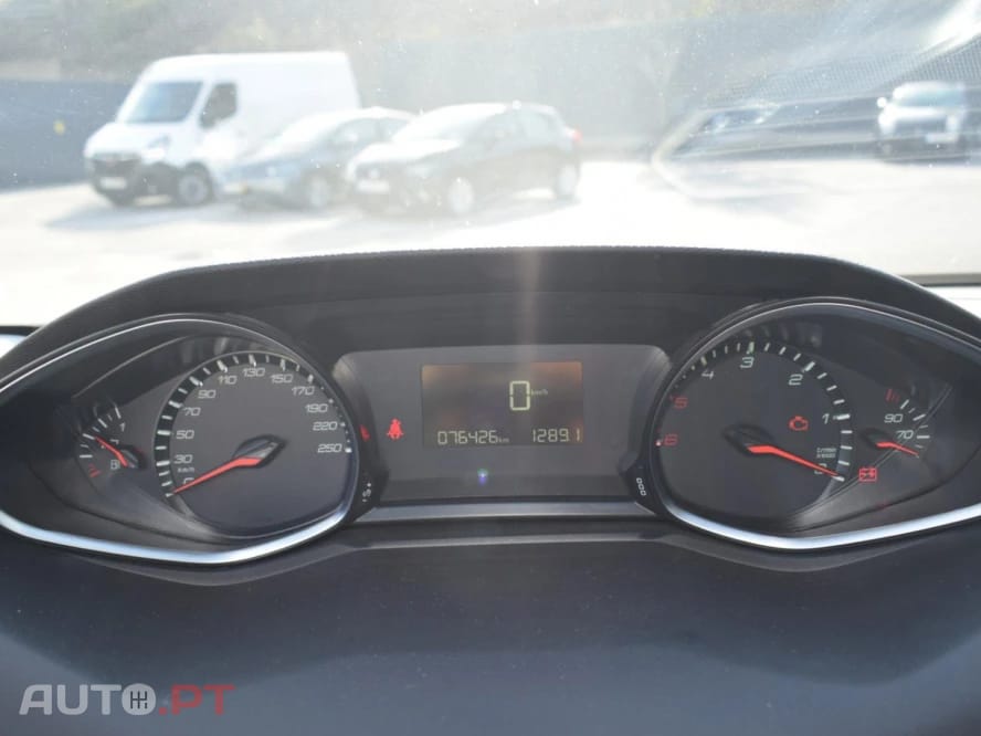 Peugeot 308 1.5 BlueHDi Business Line