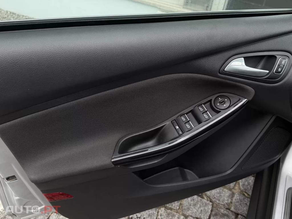 Ford Focus SW 1.0 EcoBoost Titanium