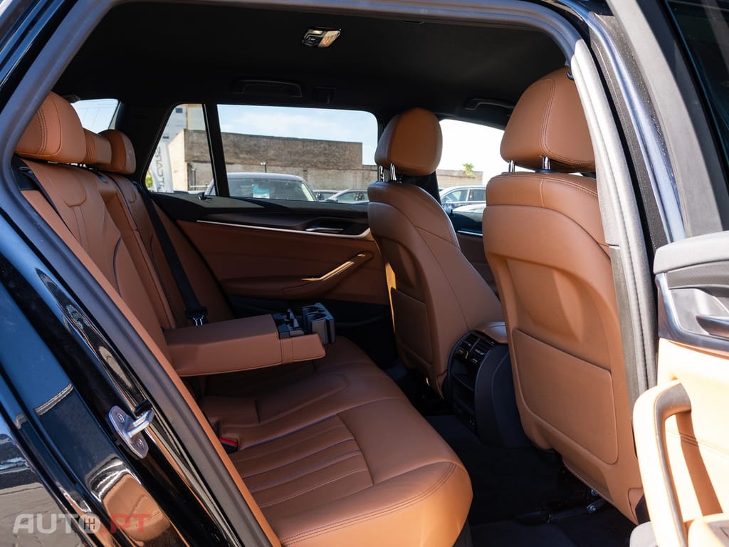 BMW 530 e Pack Desportivo M