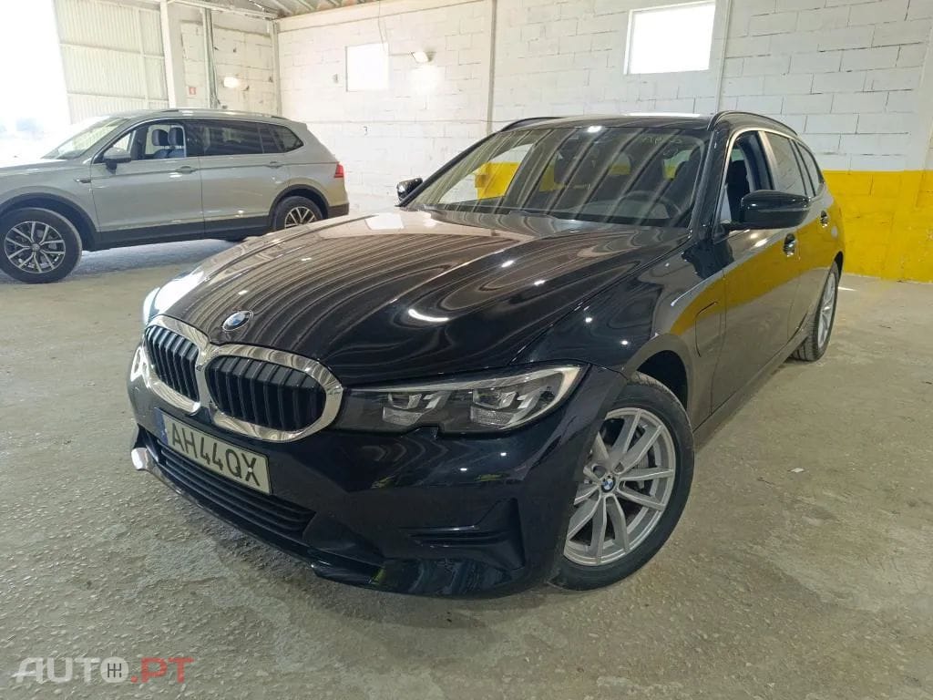 BMW 330 e Touring Corporate Edition Auto