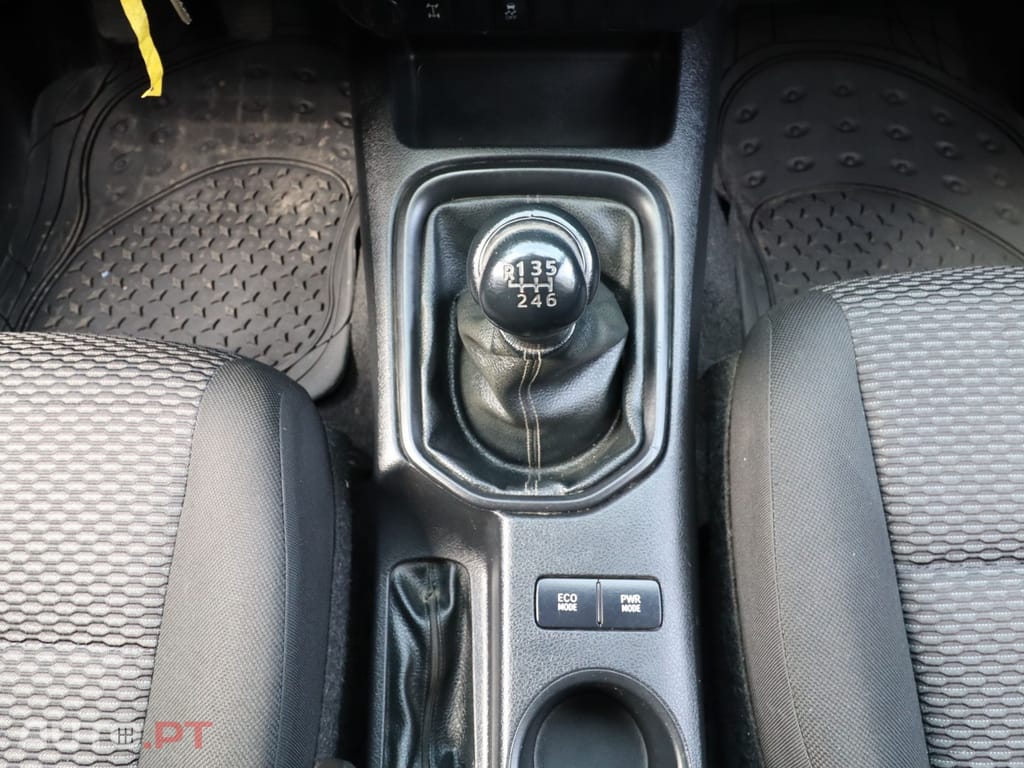 Toyota Hilux 2.4 D-4D 4WD CD CH