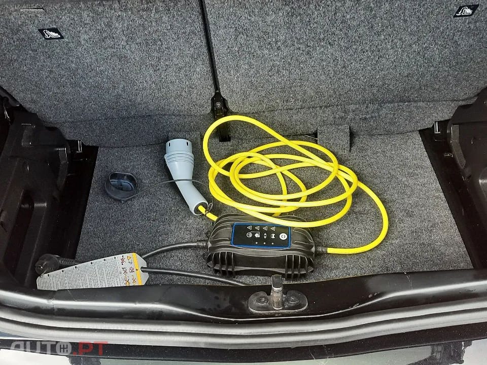 Volkswagen e-Up Entry