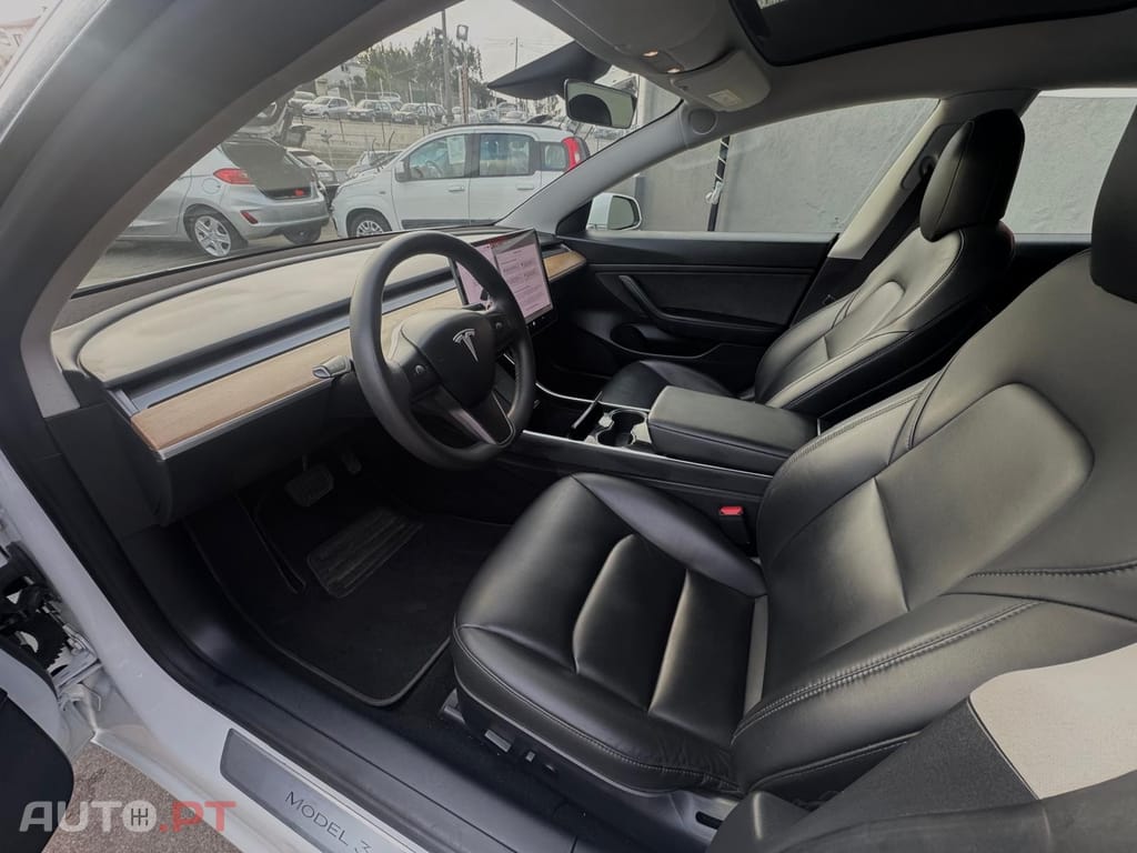 Tesla Model 3 Standard Range Plus RWD