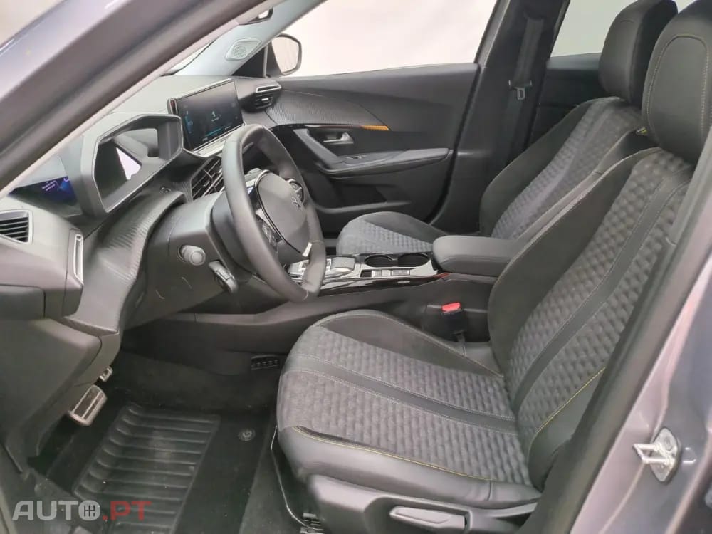Peugeot E-2008 50 kWh Allure Pack