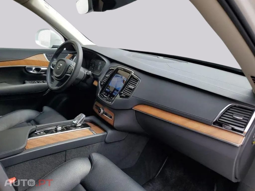 Volvo XC90 T8 AWD 