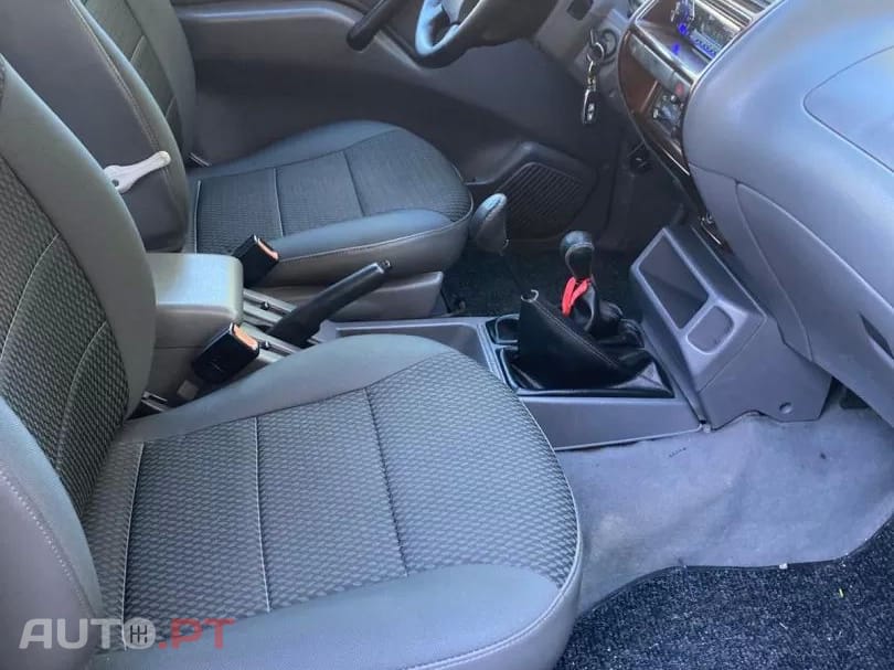 Nissan Terrano II 2.7 TDI SE 7 lugares