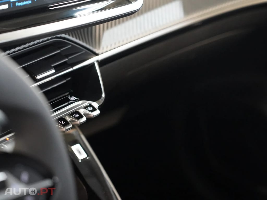 Peugeot 208 1.2 Hybrid Style e-DCS6