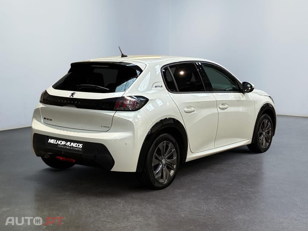 Peugeot E-208 50 kWh Style