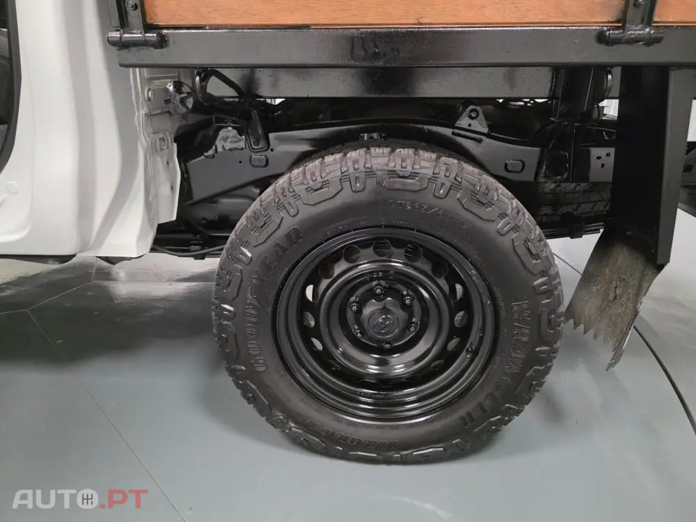 Toyota Hilux 2.4 D-4D 4WD CD CH