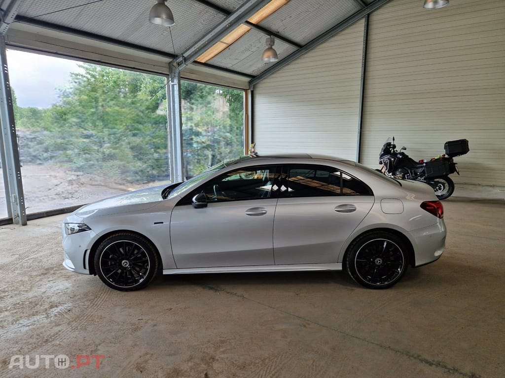 Mercedes-Benz A 250 e AMG Line