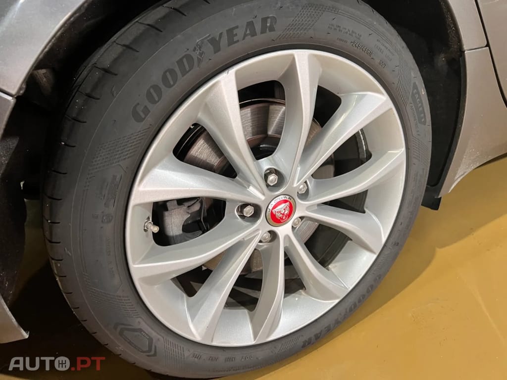 Jaguar XF 2.0 D