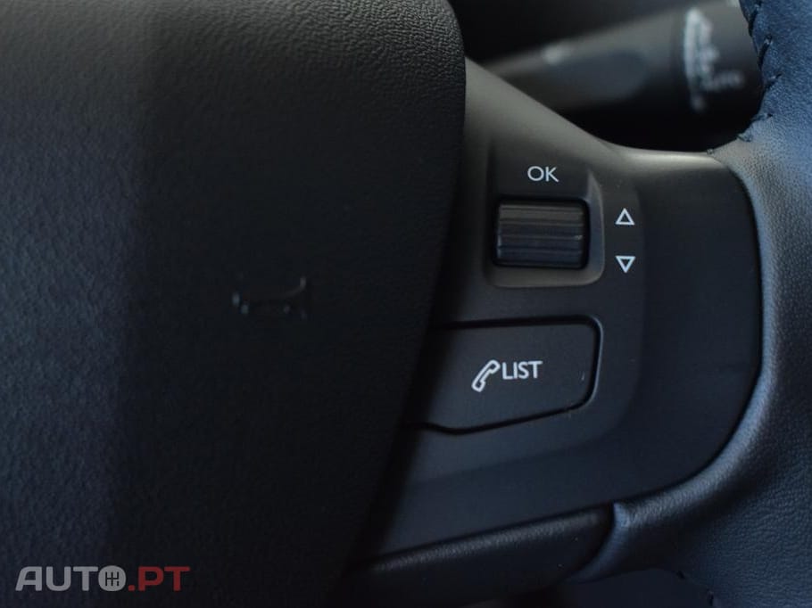 Peugeot 208 1.2 PureTech Signature