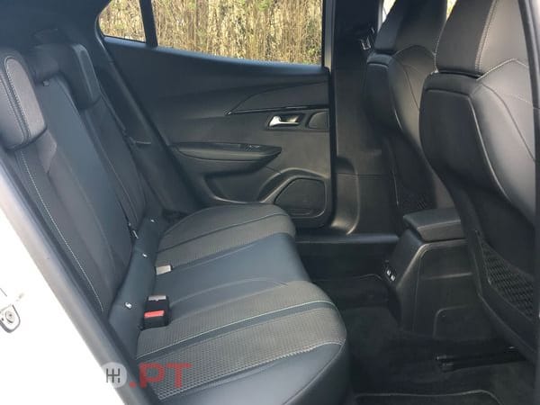 Peugeot E-2008 GT+