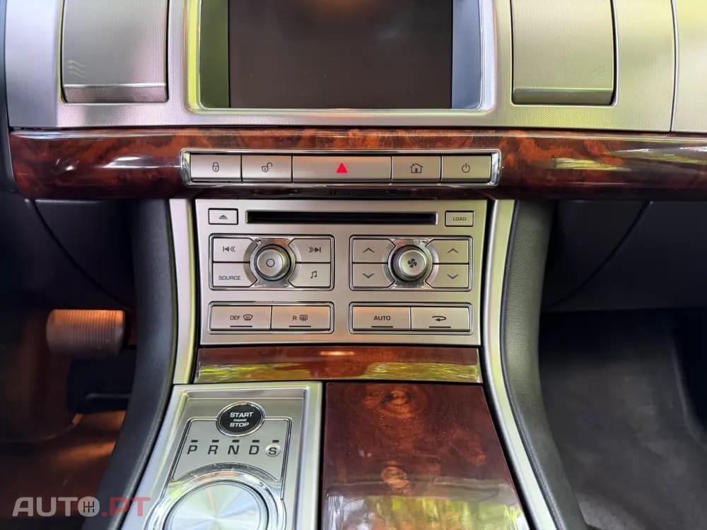 Jaguar XF 2.7 D V6 Premium Luxury