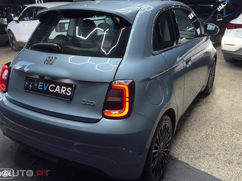 Fiat 500e La Prima