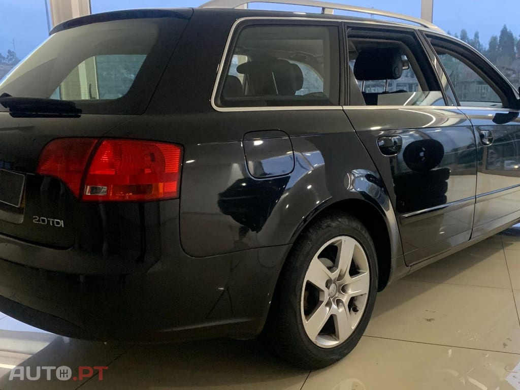 Audi A4 Avant 2.0 TDI S-LINE