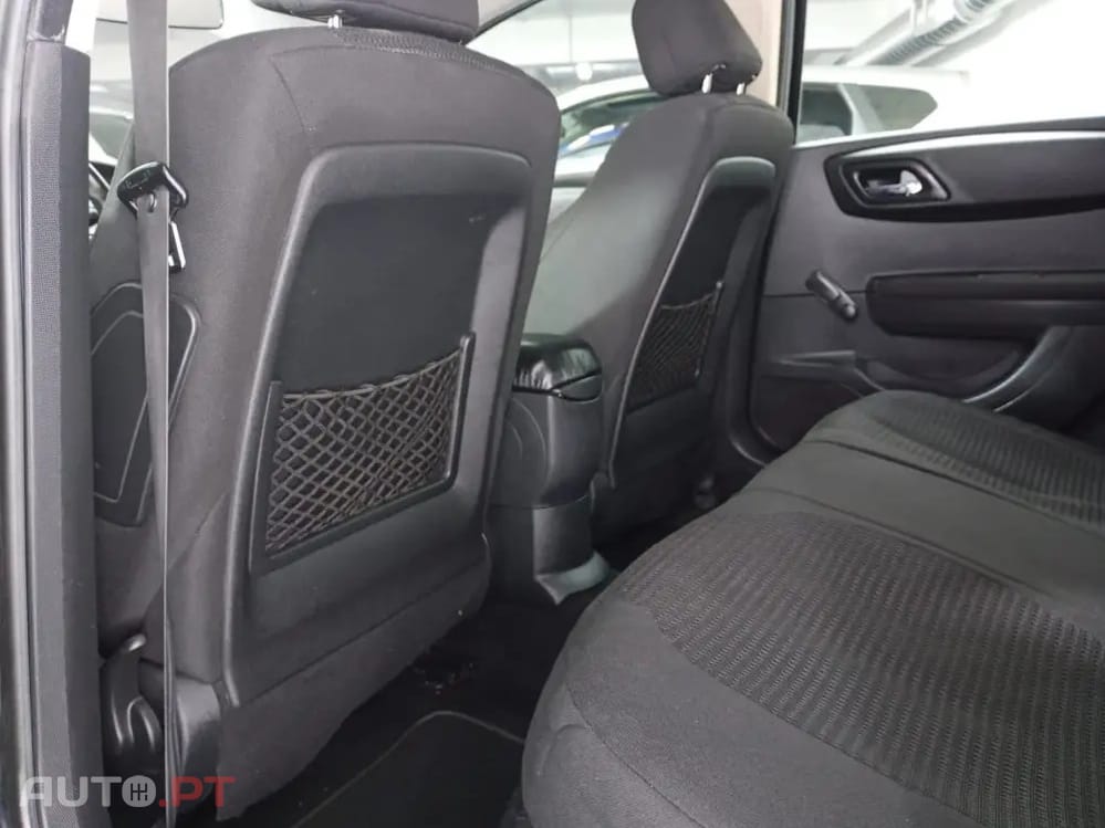 Citroën C4 1.6 HDi Exclusive — fotografia 31