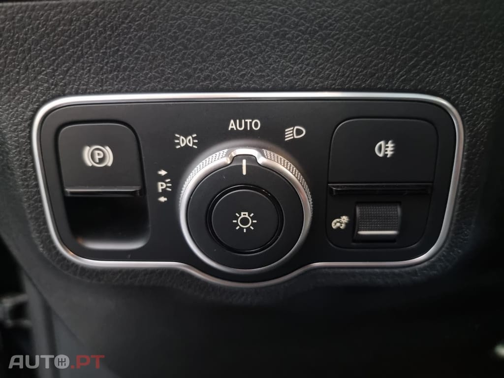 Mercedes-Benz EQB 250 Progressive — fotografia 26