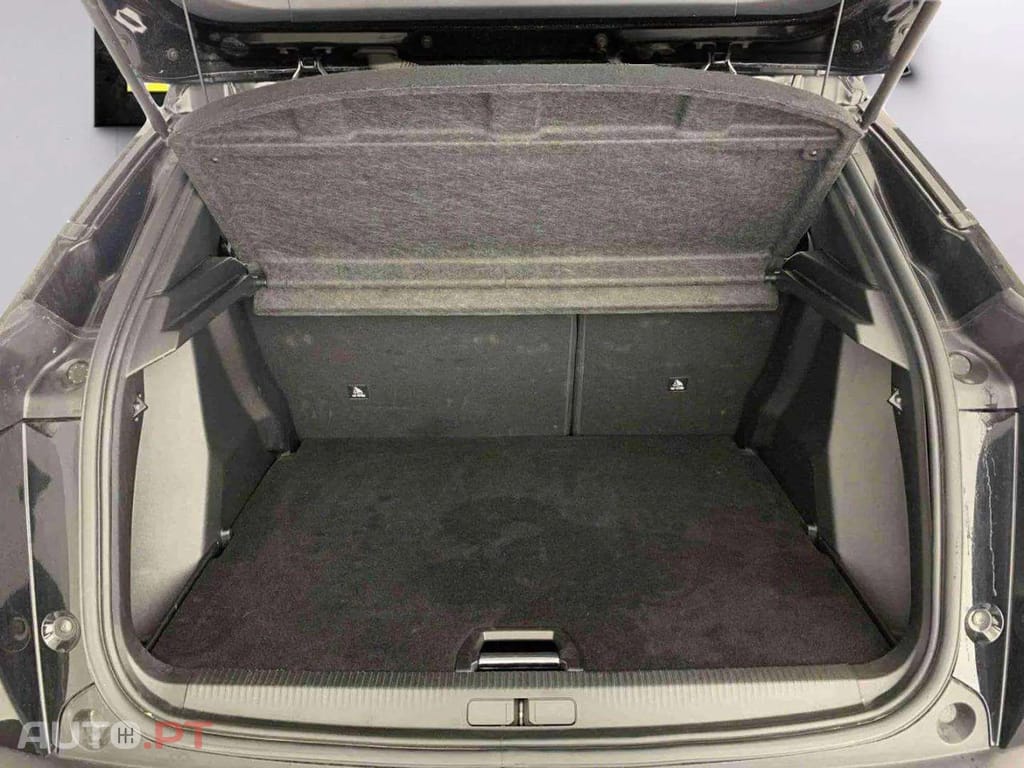 Peugeot 2008 1.2 PureTech EAT8 Allure