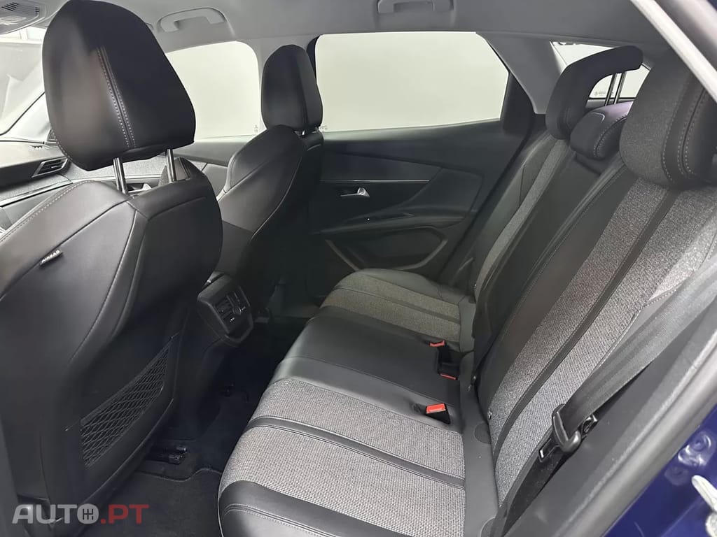 Peugeot 3008 1.5 BlueHDi Allure — fotografia 13